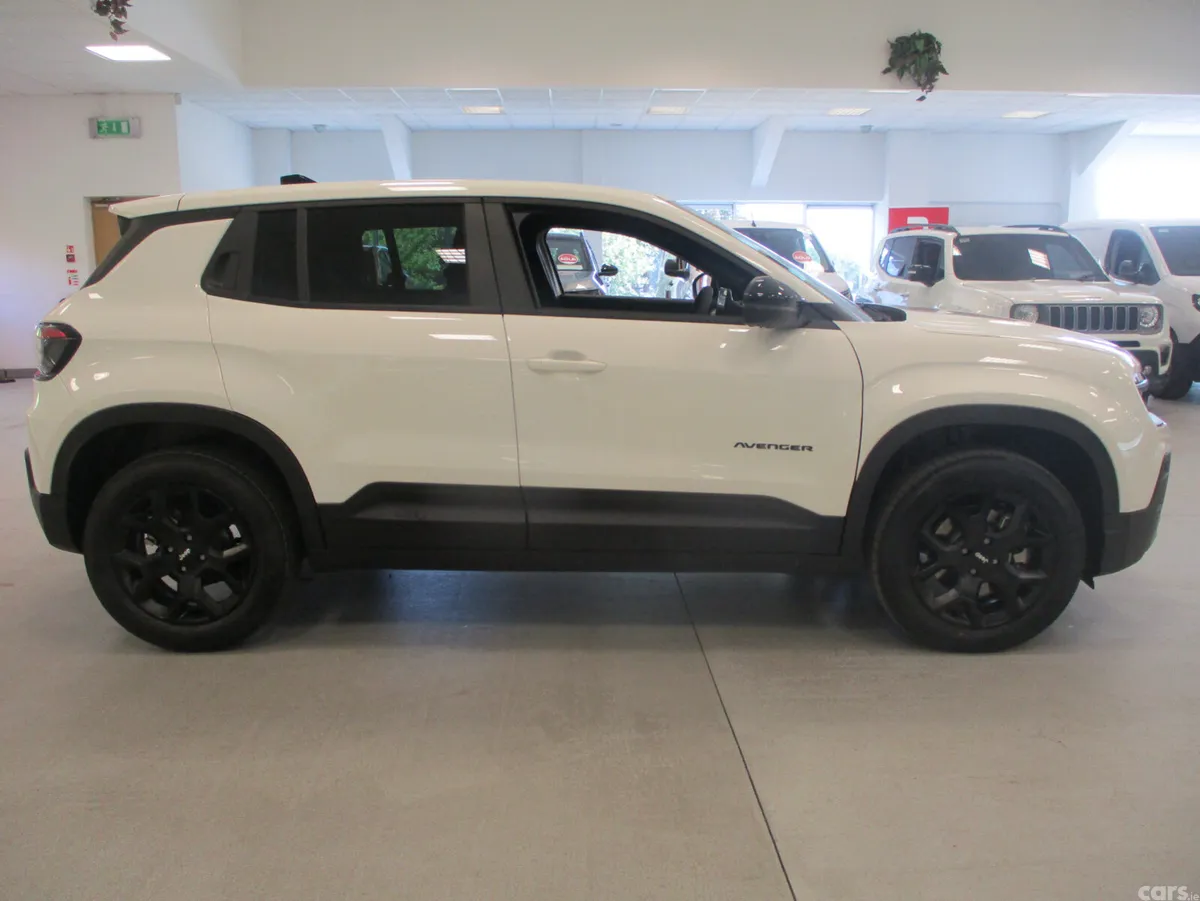 Jeep Avenger SUV, Petrol Hybrid, 2026, White