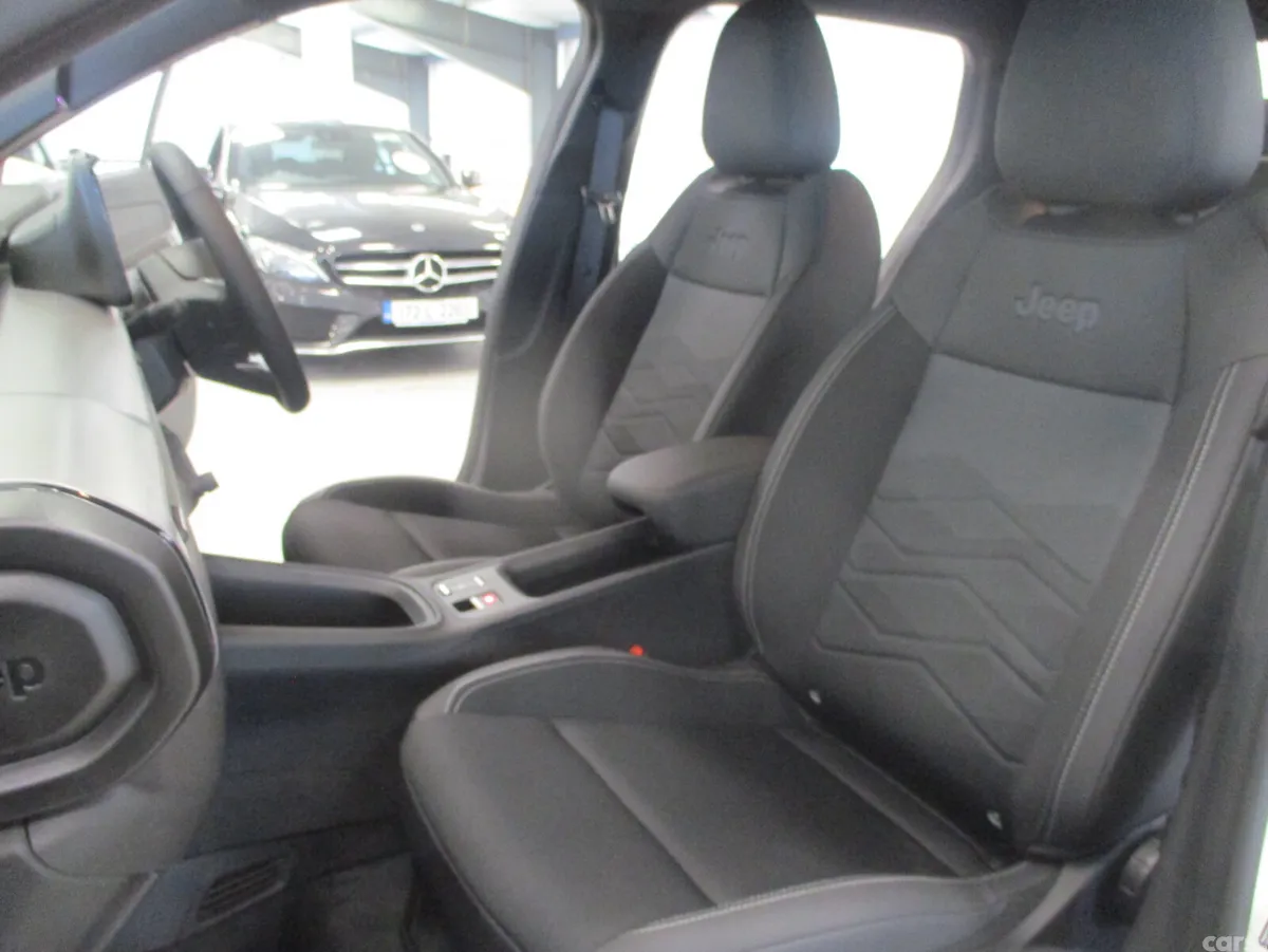 Jeep Avenger SUV, Petrol Hybrid, 2026, White