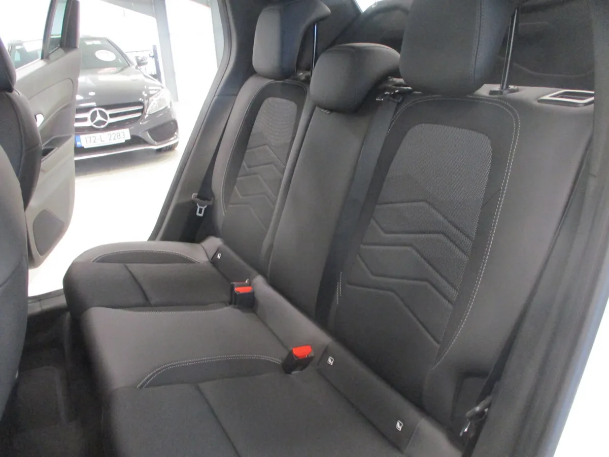 Jeep Avenger SUV, Petrol Hybrid, 2026, White