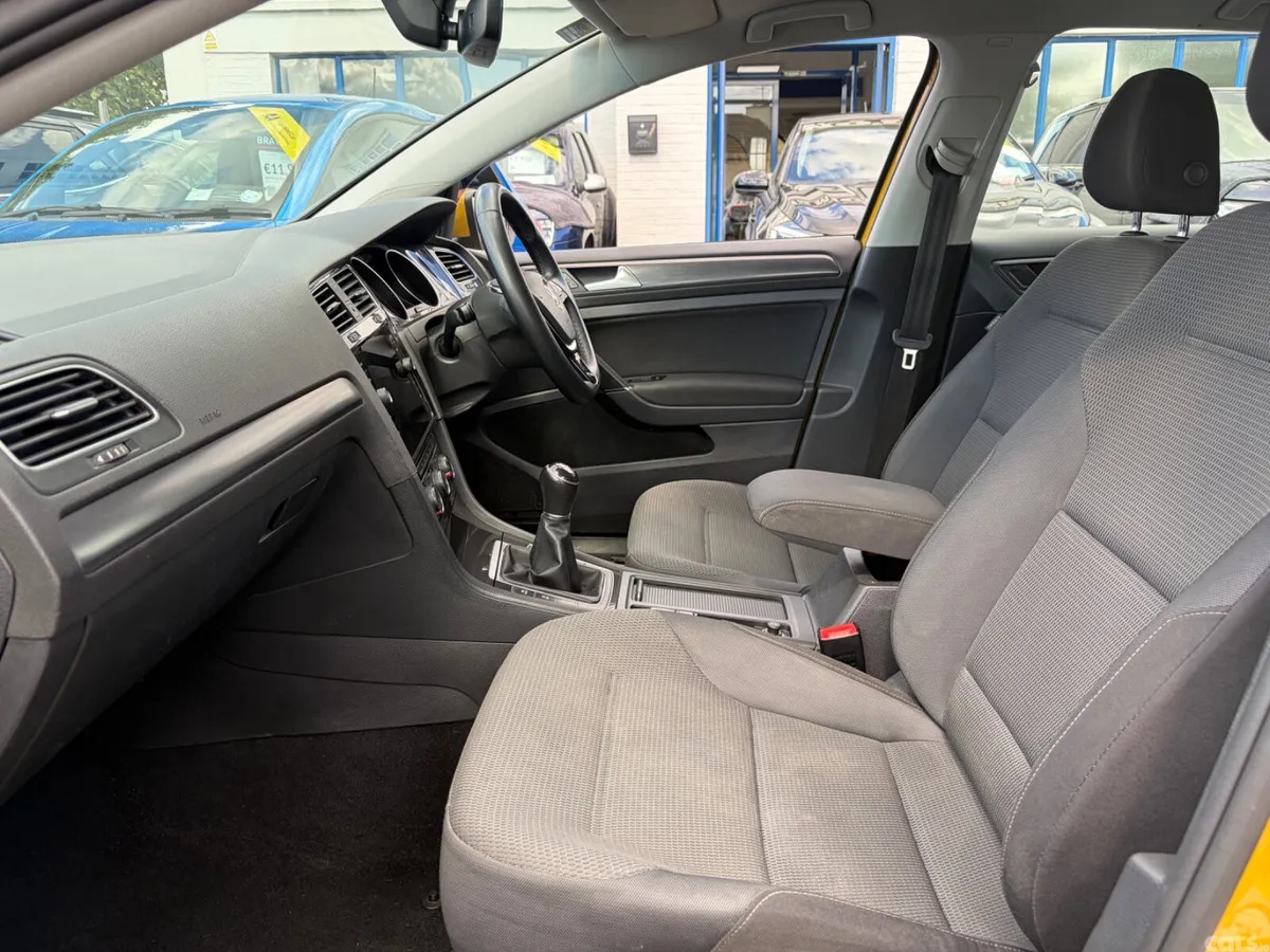 Volkswagen Golf Hatchback, Petrol, 2017, Yellow