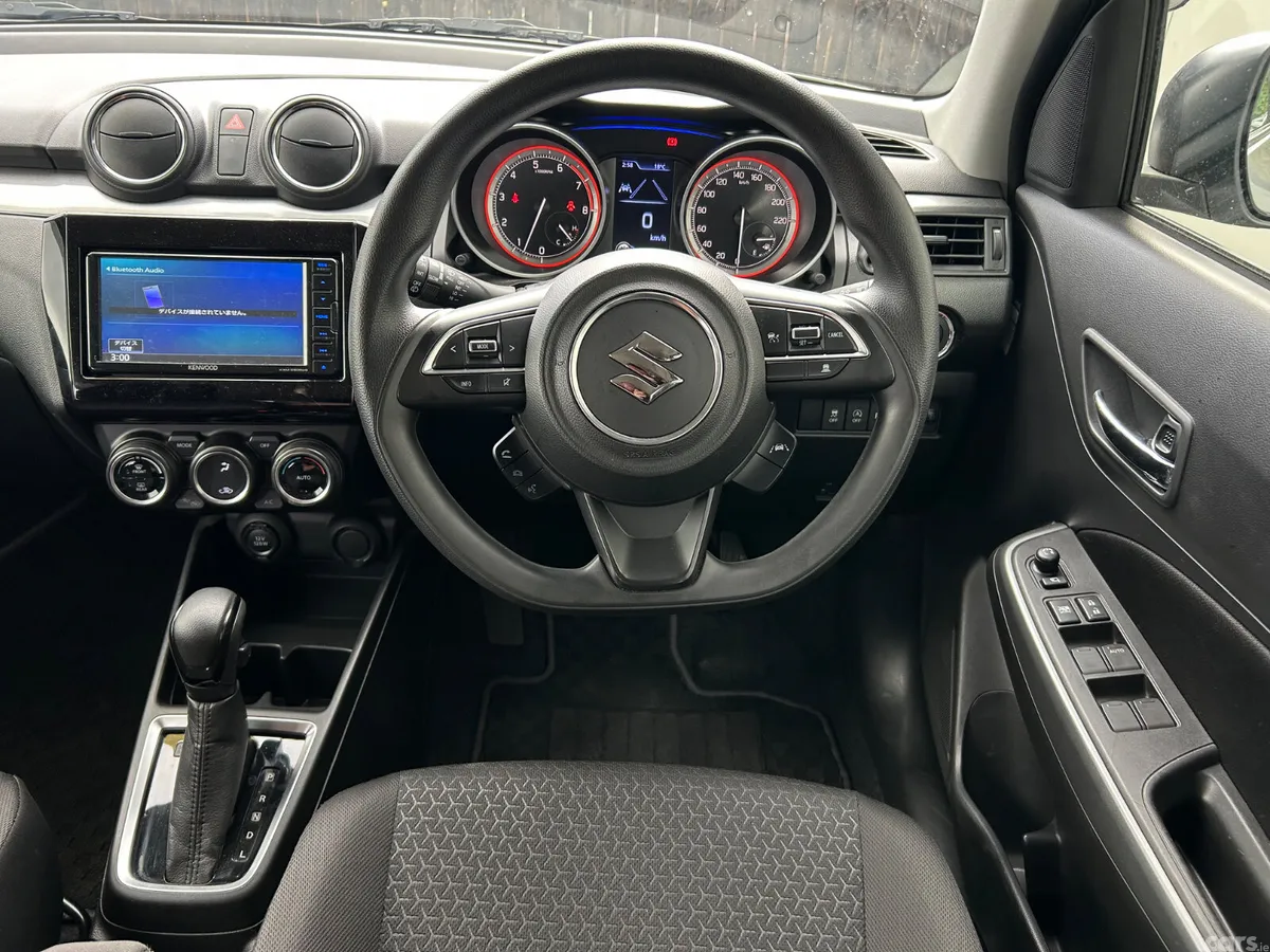 Suzuki Swift Hatchback, Petrol Hybrid, 2021, Silver