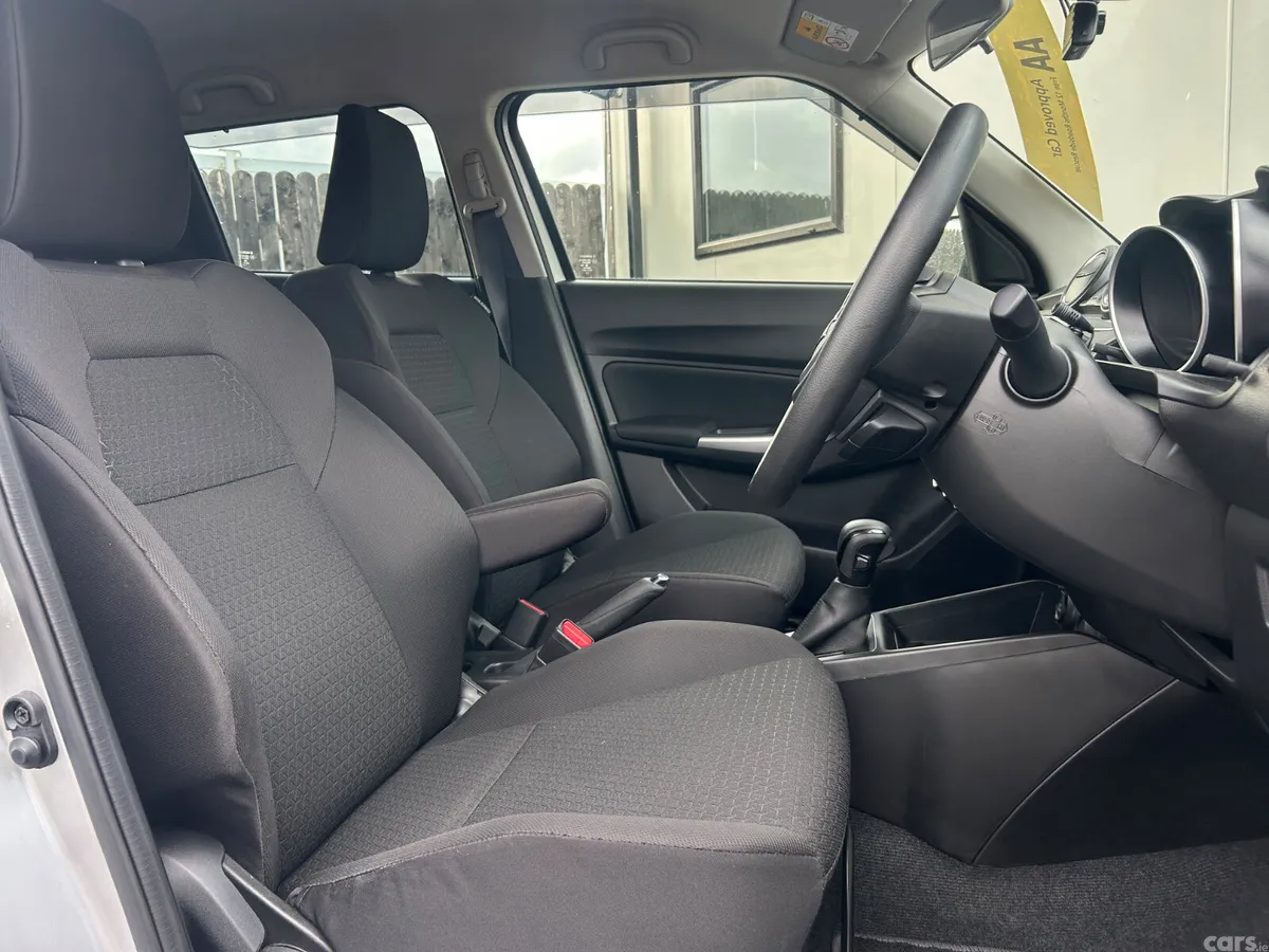 Suzuki Swift Hatchback, Petrol Hybrid, 2021, Silver