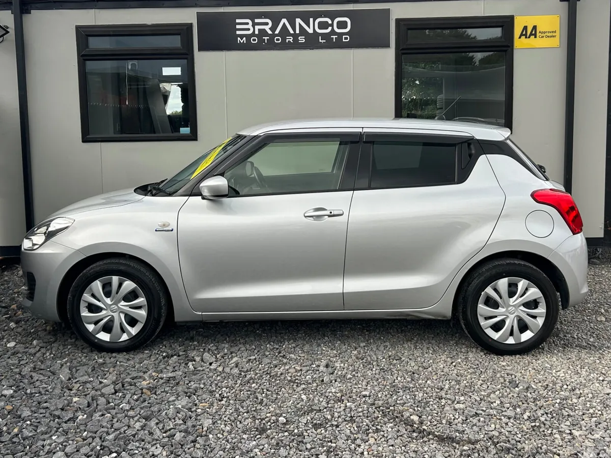 Suzuki Swift Hatchback, Petrol Hybrid, 2021, Silver
