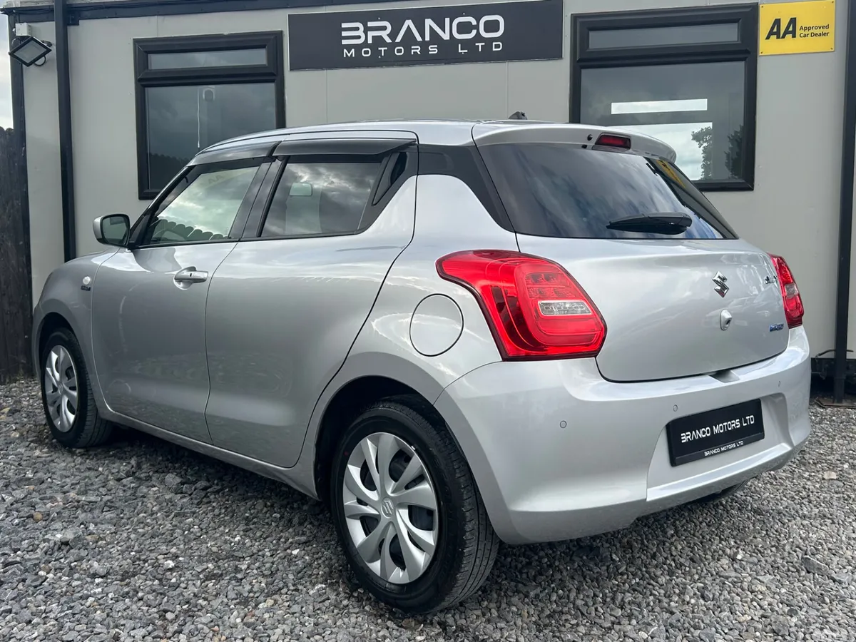 Suzuki Swift Hatchback, Petrol Hybrid, 2021, Silver