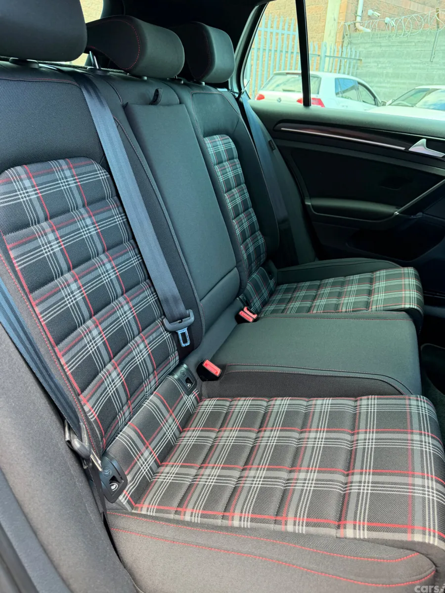 Volkswagen Golf Hatchback, Petrol, 2014, Grey