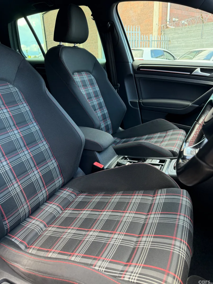 Volkswagen Golf Hatchback, Petrol, 2014, Grey