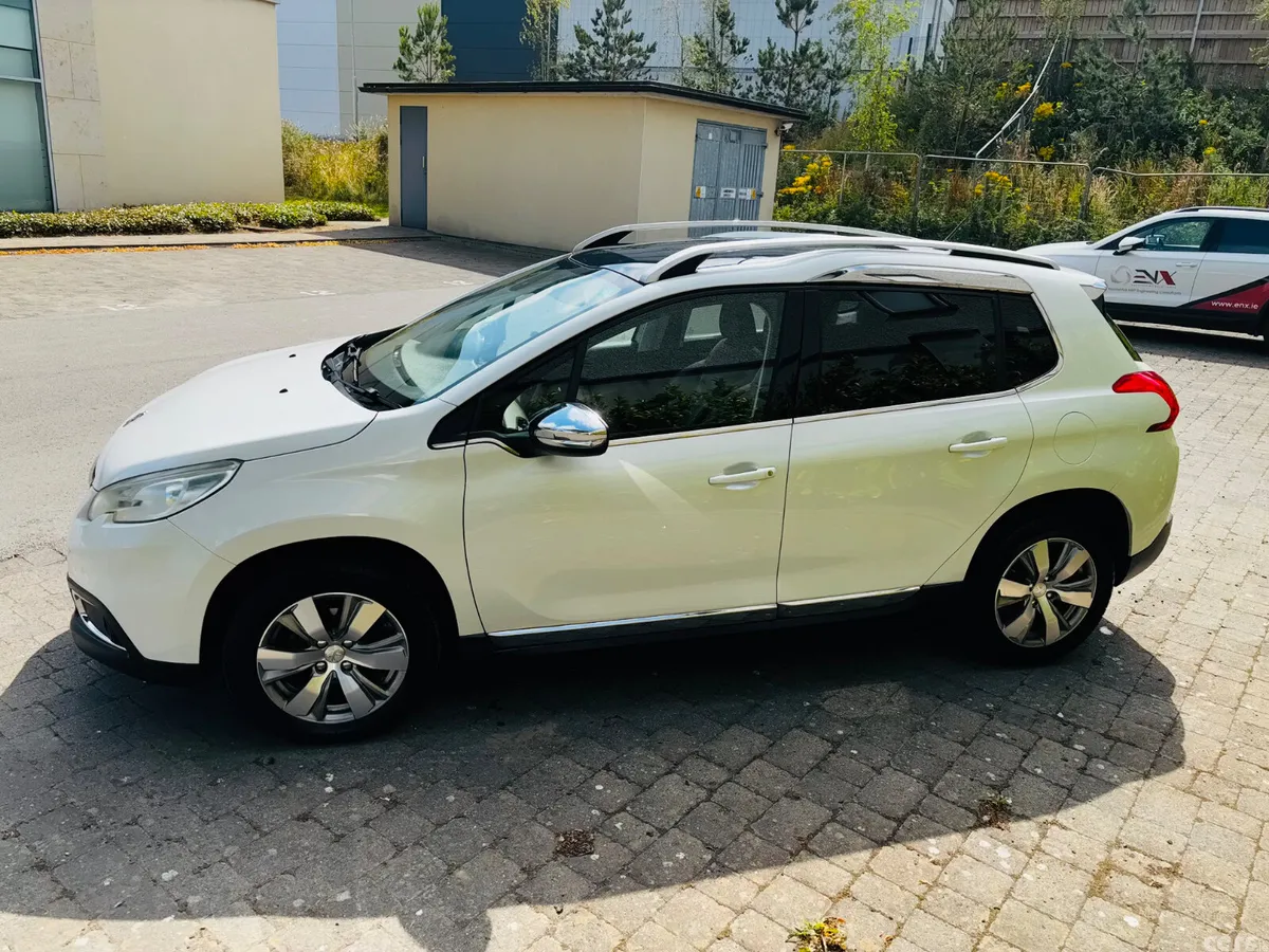 Peugeot 2008 Hatchback, Petrol, 2015, White