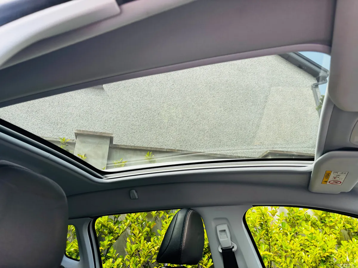 Peugeot 2008 Hatchback, Petrol, 2015, White