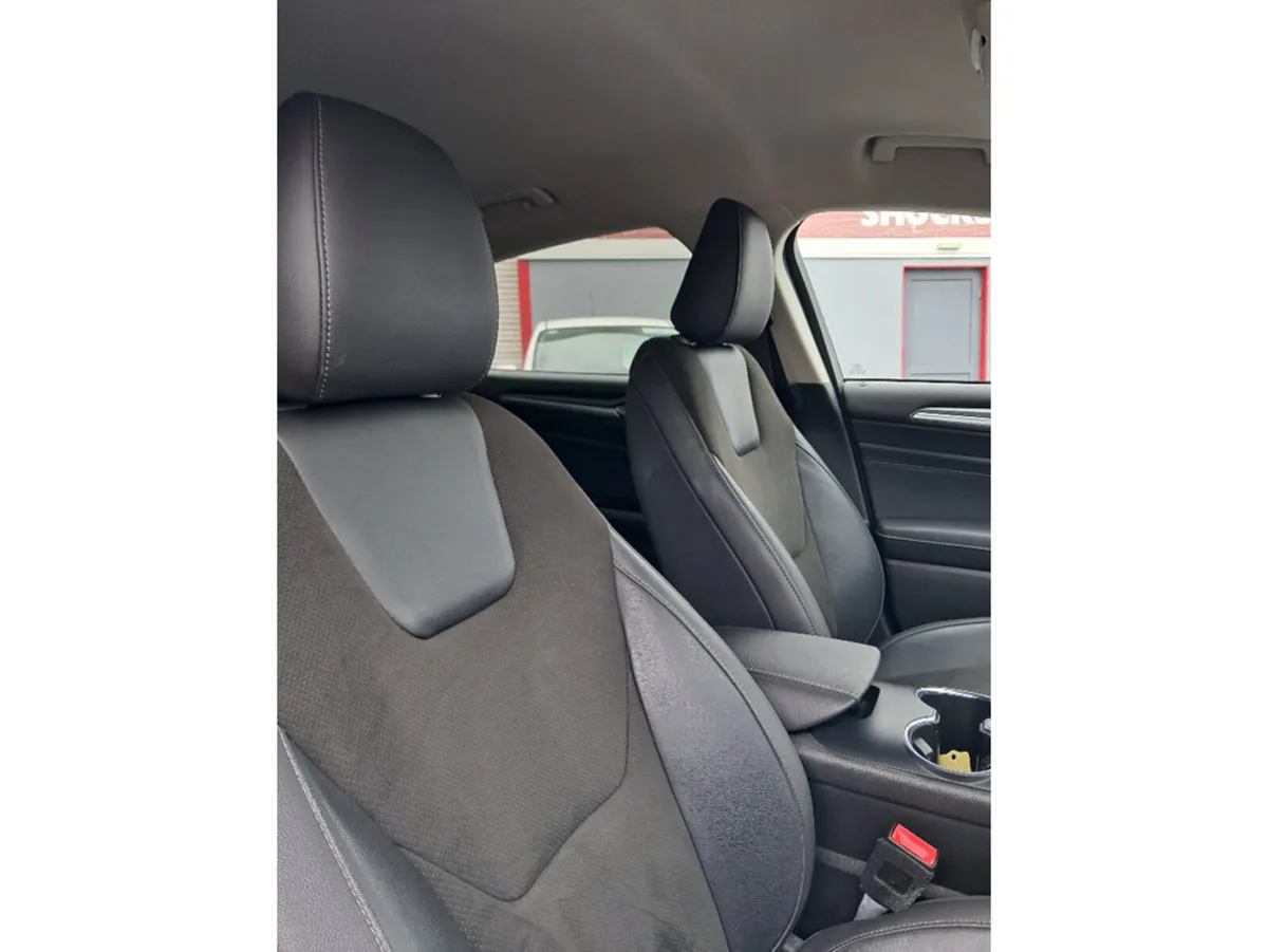 Ford Mondeo Hatchback, Diesel, 2018, Blue