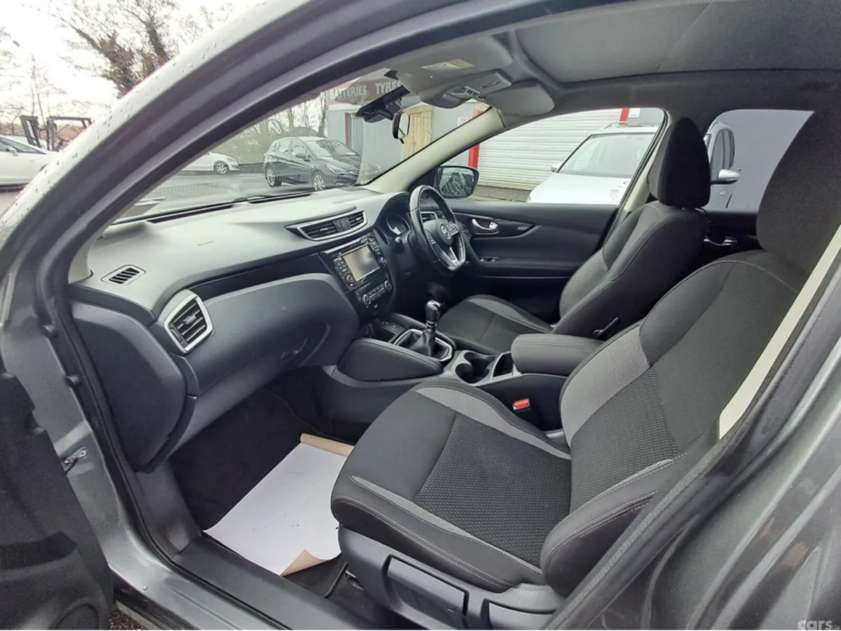 Nissan Qashqai MPV, Diesel, 2019, Grey