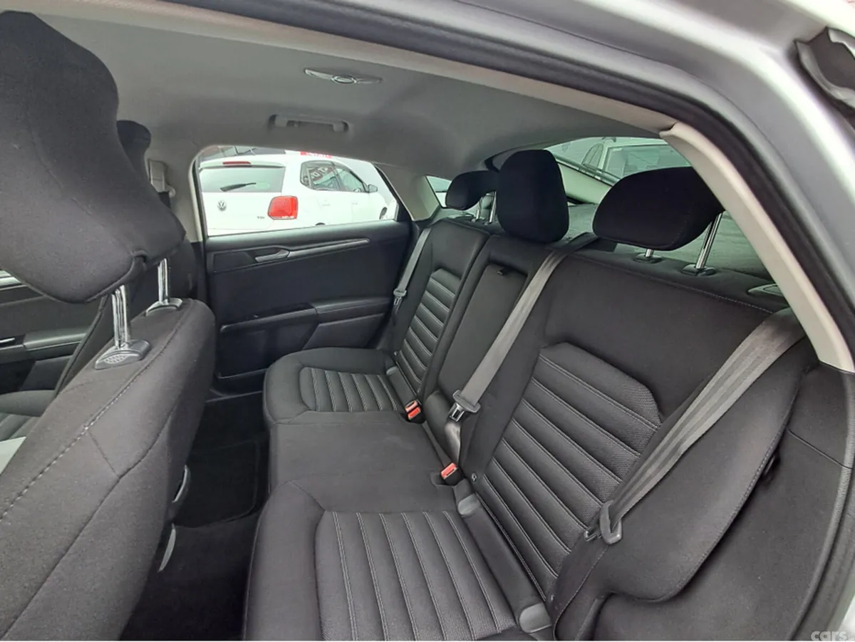 Ford Mondeo Hatchback, Diesel, 2016, Silver