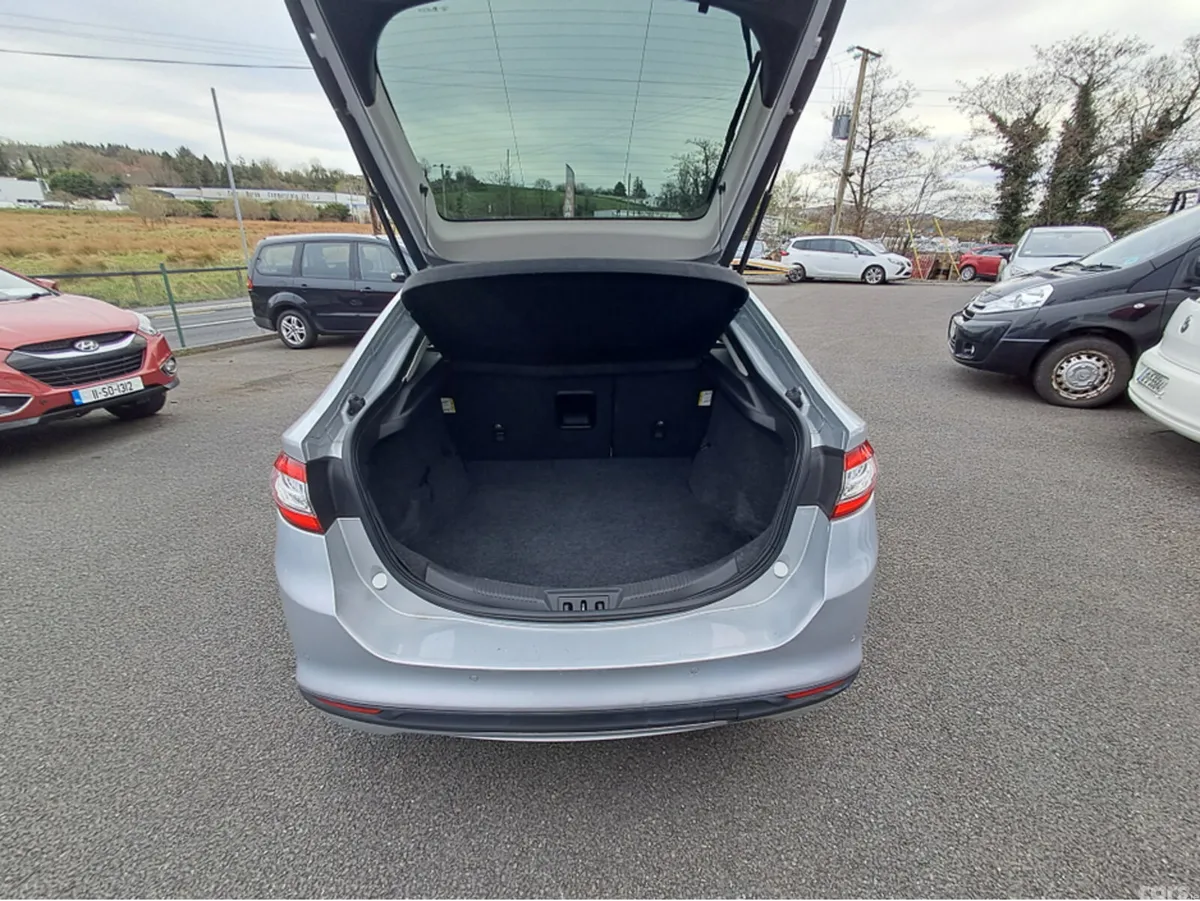 Ford Mondeo Hatchback, Diesel, 2016, Silver
