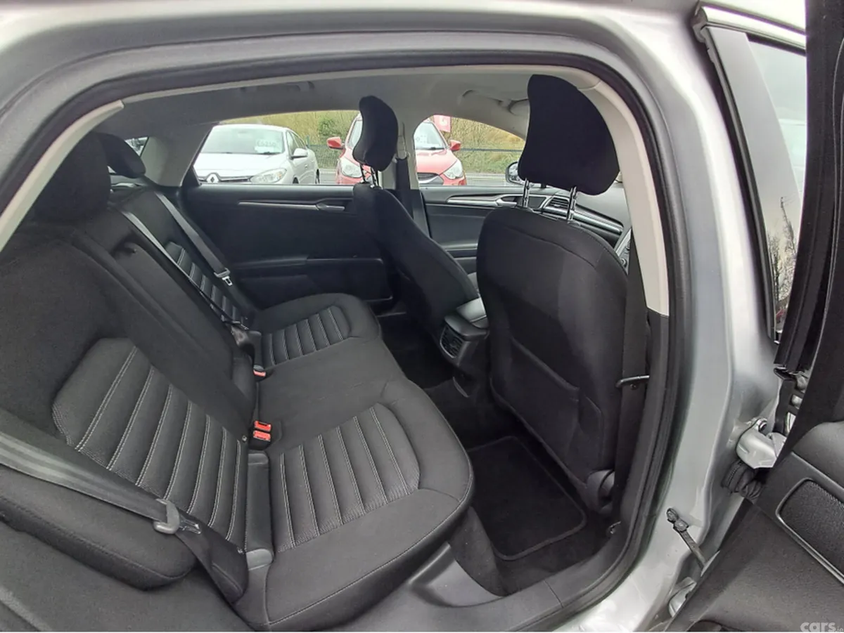 Ford Mondeo Hatchback, Diesel, 2016, Silver