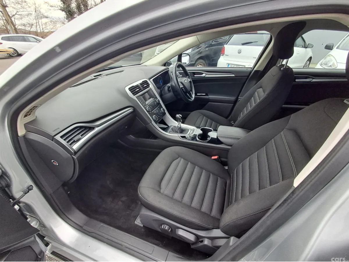 Ford Mondeo Hatchback, Diesel, 2016, Silver