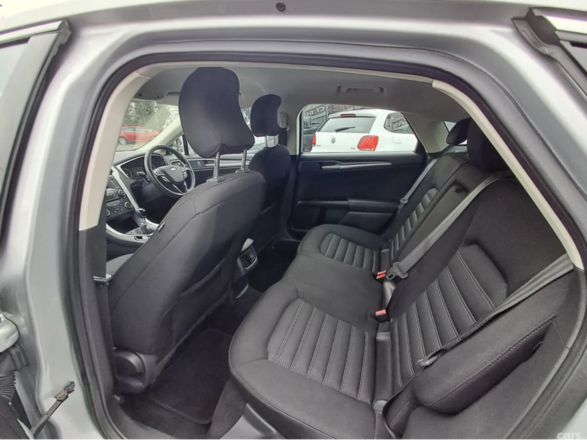 Ford Mondeo Hatchback, Diesel, 2016, Silver