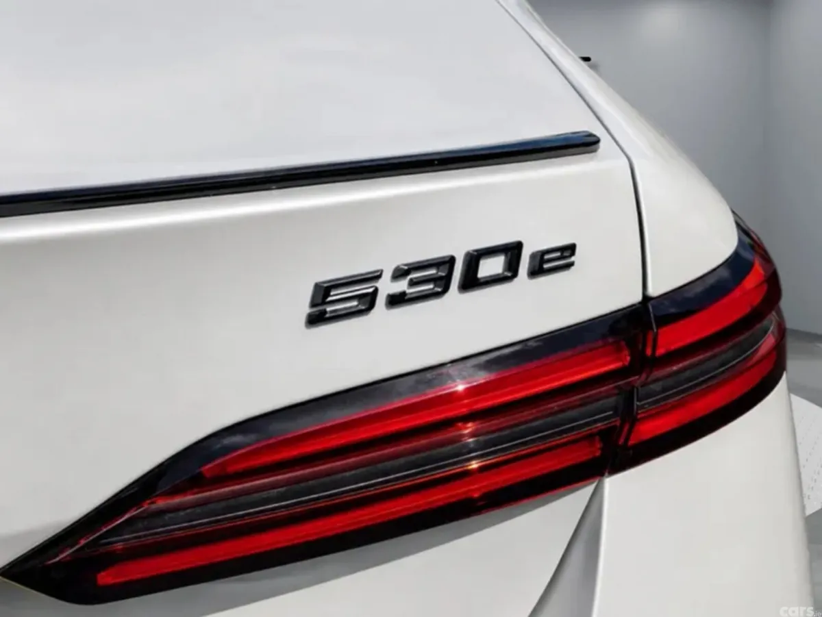 BMW 5-Series Saloon, Petrol Plug-in Hybrid, 2025, White