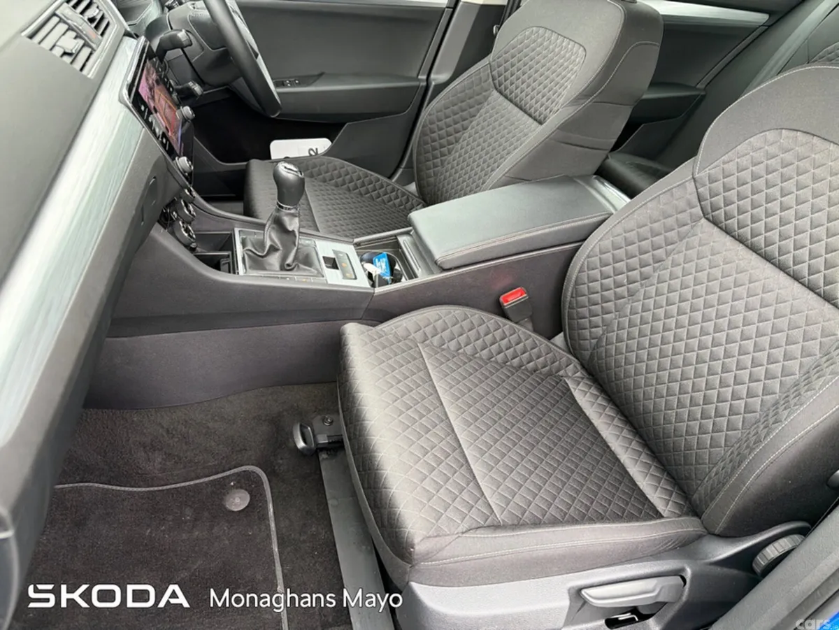 Skoda Superb Hatchback, Diesel, 2024, Blue