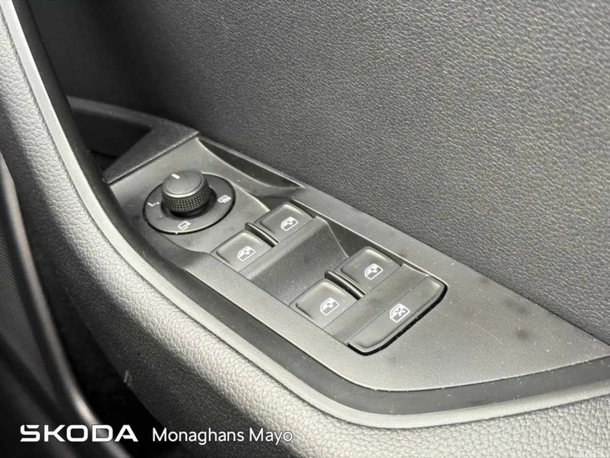 Skoda Superb Hatchback, Diesel, 2024, Blue