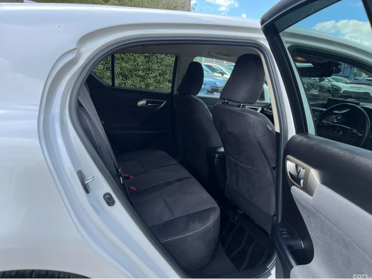 Lexus CT Hatchback, Petrol Hybrid, 2017, White