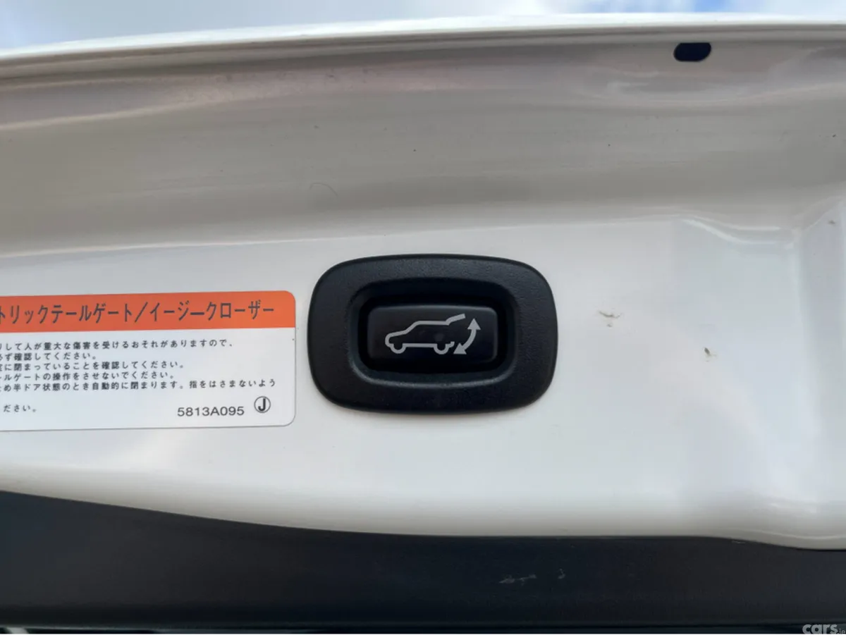 Mitsubishi Outlander SUV, Petrol Plug-in Hybrid, 2021, White