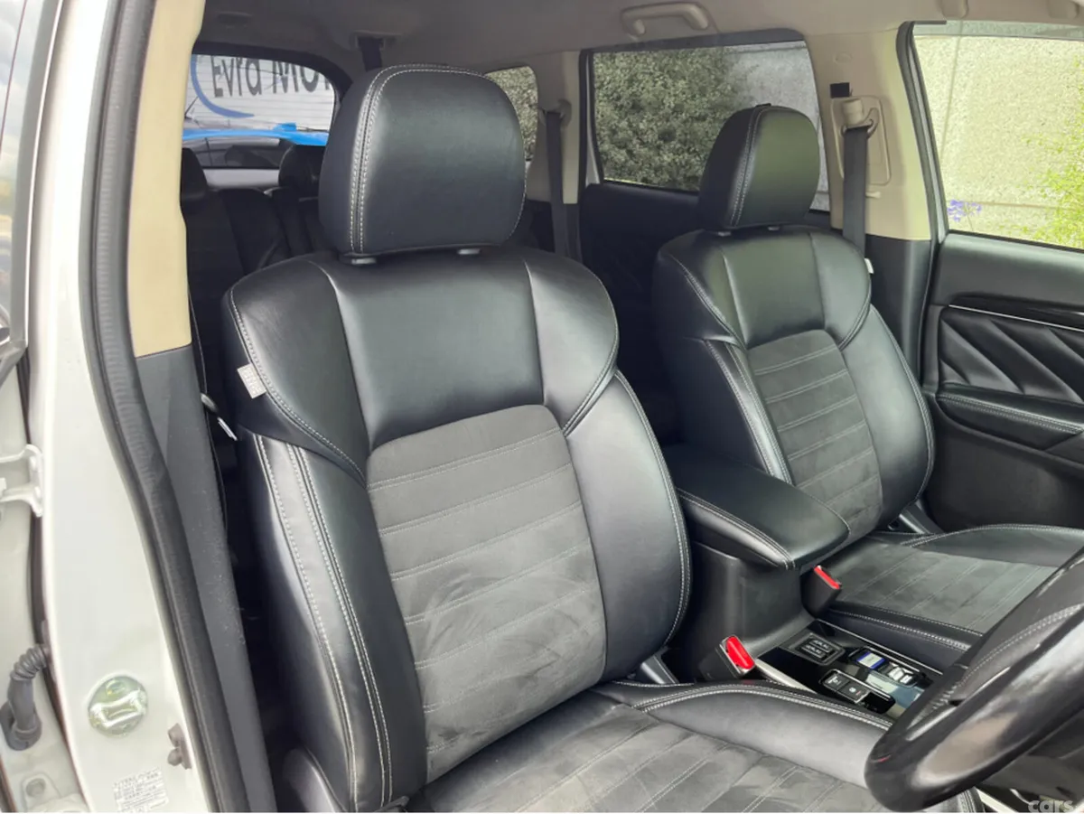 Mitsubishi Outlander SUV, Petrol Plug-in Hybrid, 2021, White