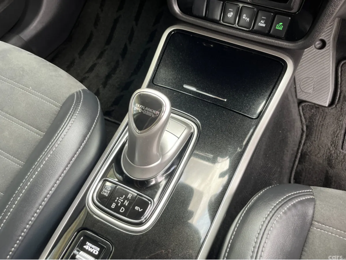 Mitsubishi Outlander SUV, Petrol Plug-in Hybrid, 2021, White