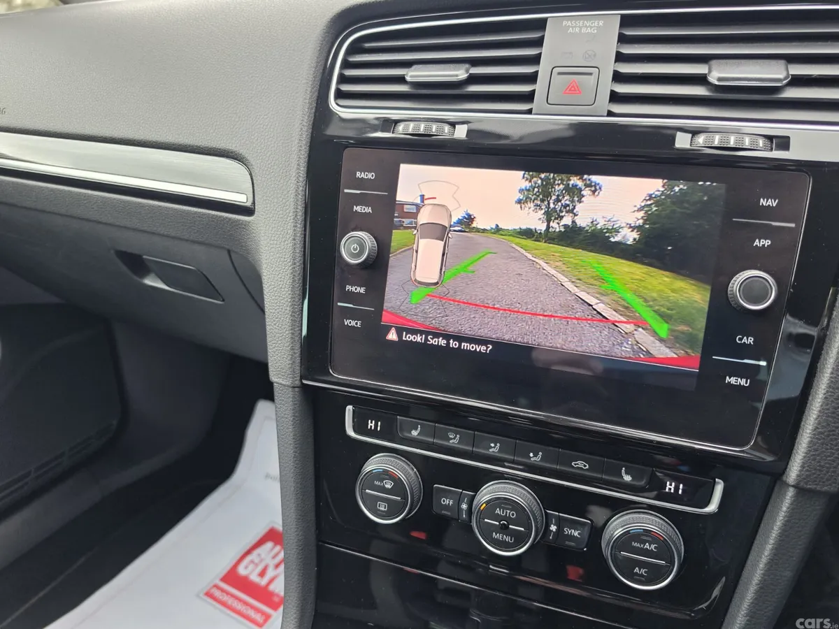 Volkswagen Golf Estate, Diesel, 2019, Red