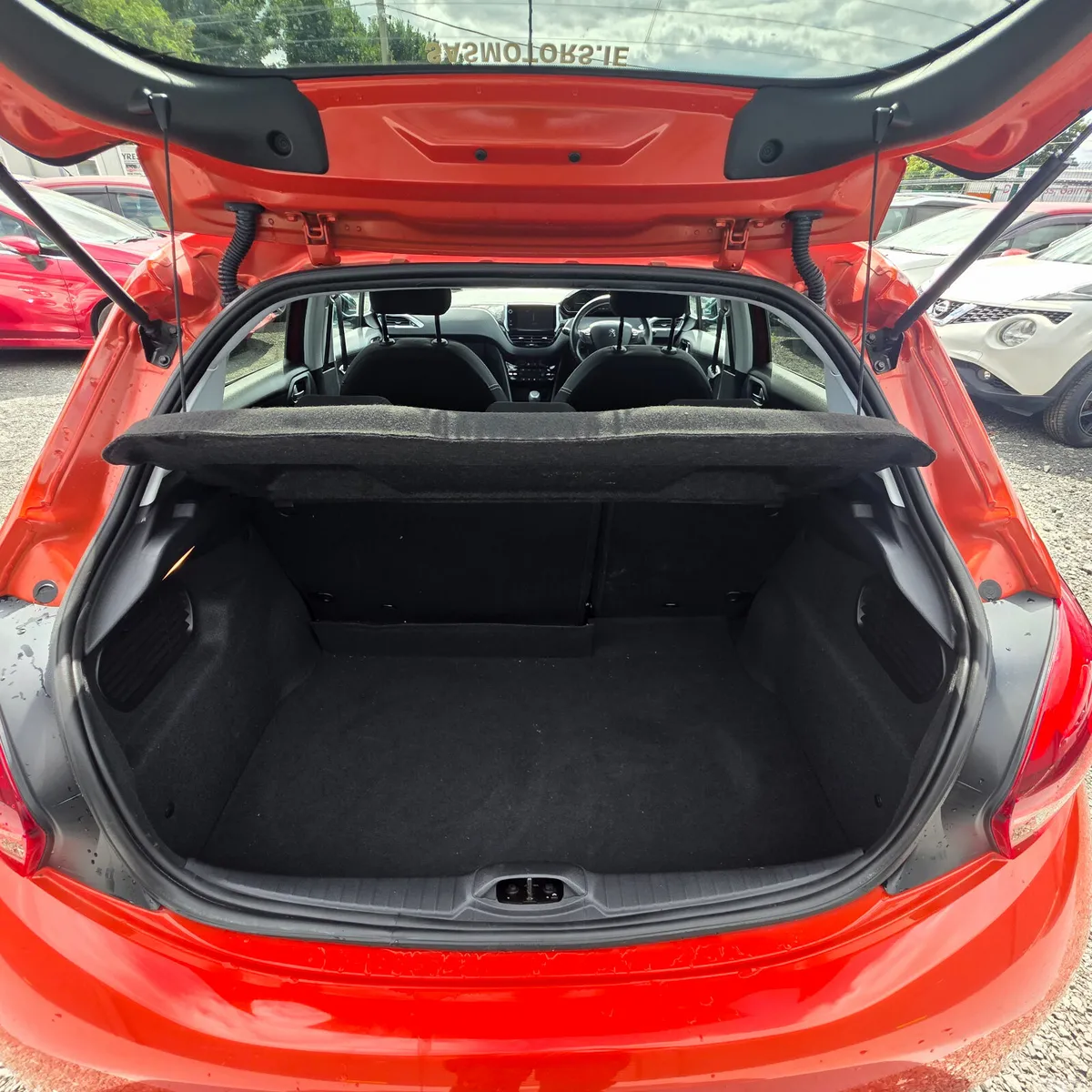 Peugeot 208 Hatchback, Petrol, 2017, Orange