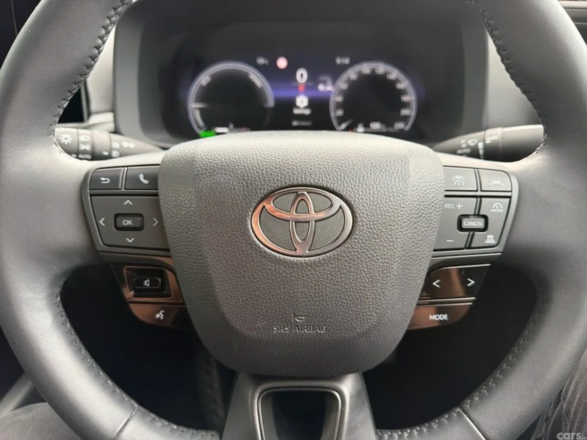 Toyota C-HR SUV, Petrol Hybrid, 2024, Grey
