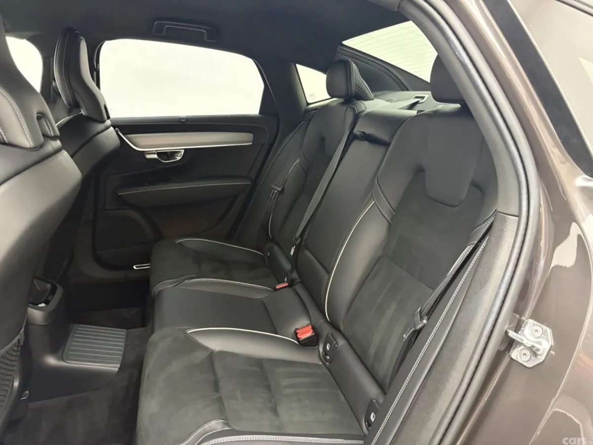 Volvo S90 Saloon, Petrol Plug-in Hybrid, 2022, Grey