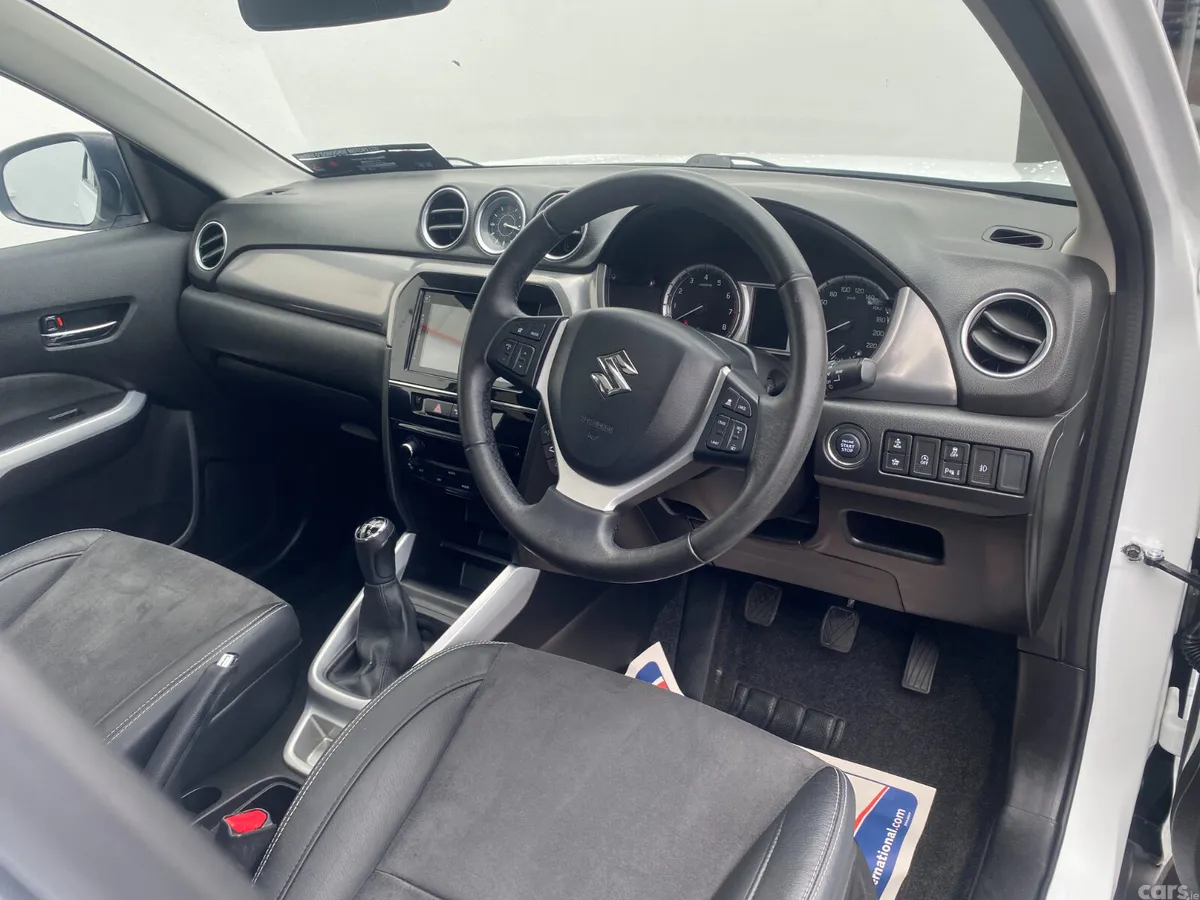 Suzuki Vitara SUV, Petrol, 2018, White