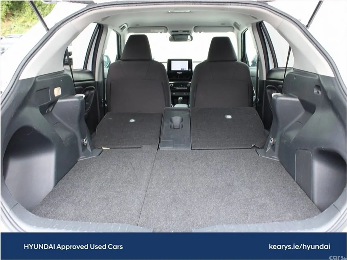 Toyota Yaris Cross SUV, Petrol Hybrid, 2024, White