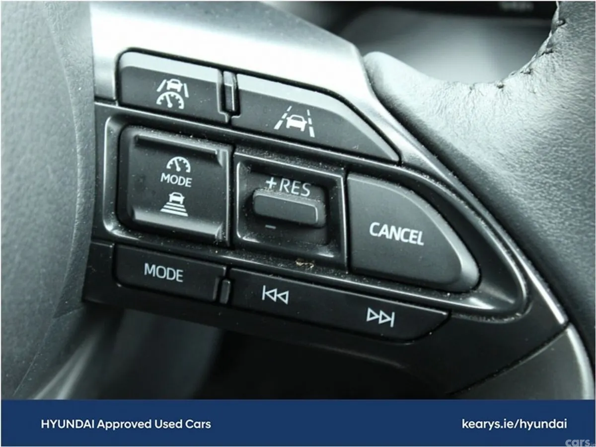 Toyota Yaris Cross SUV, Petrol Hybrid, 2024, White