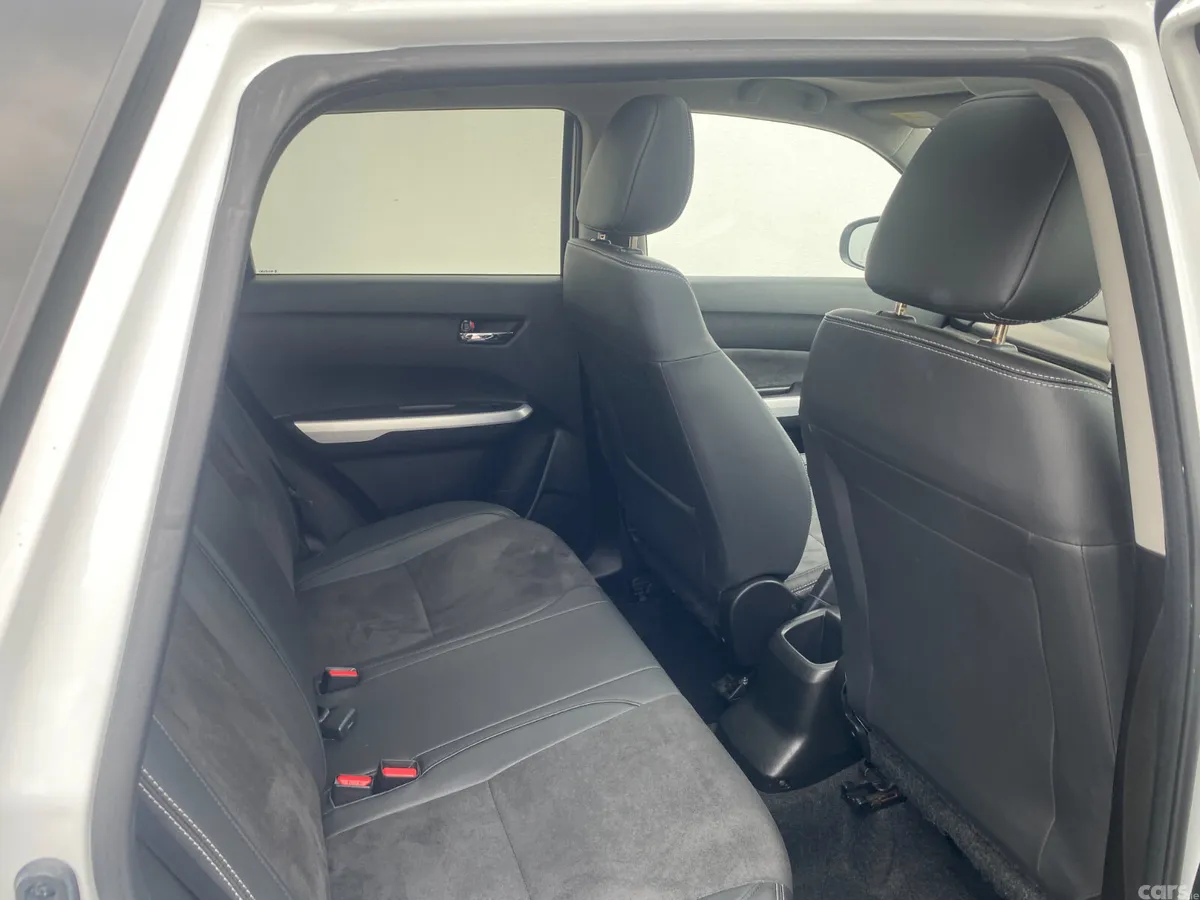 Suzuki Vitara SUV, Petrol, 2018, White