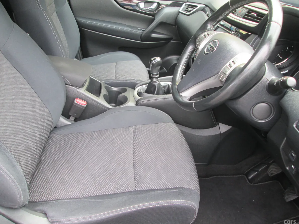 Nissan Qashqai SUV, Diesel, 2014, Black
