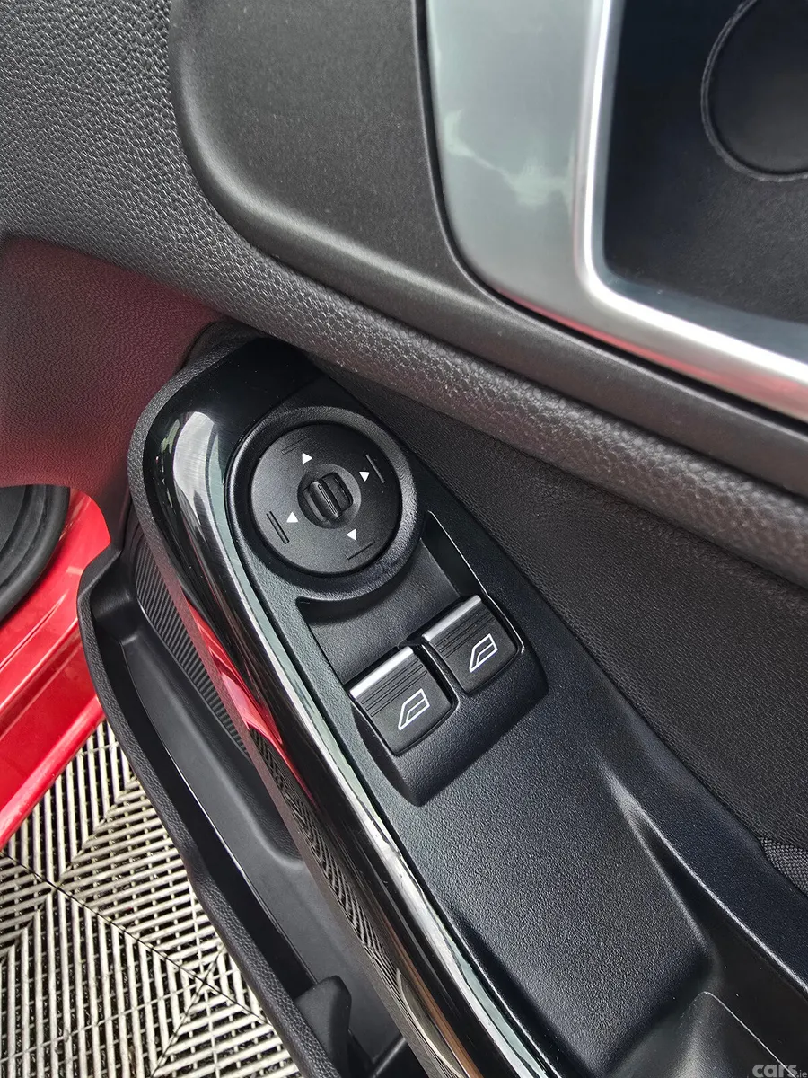 Ford Fiesta Hatchback, Petrol, 2016, Red