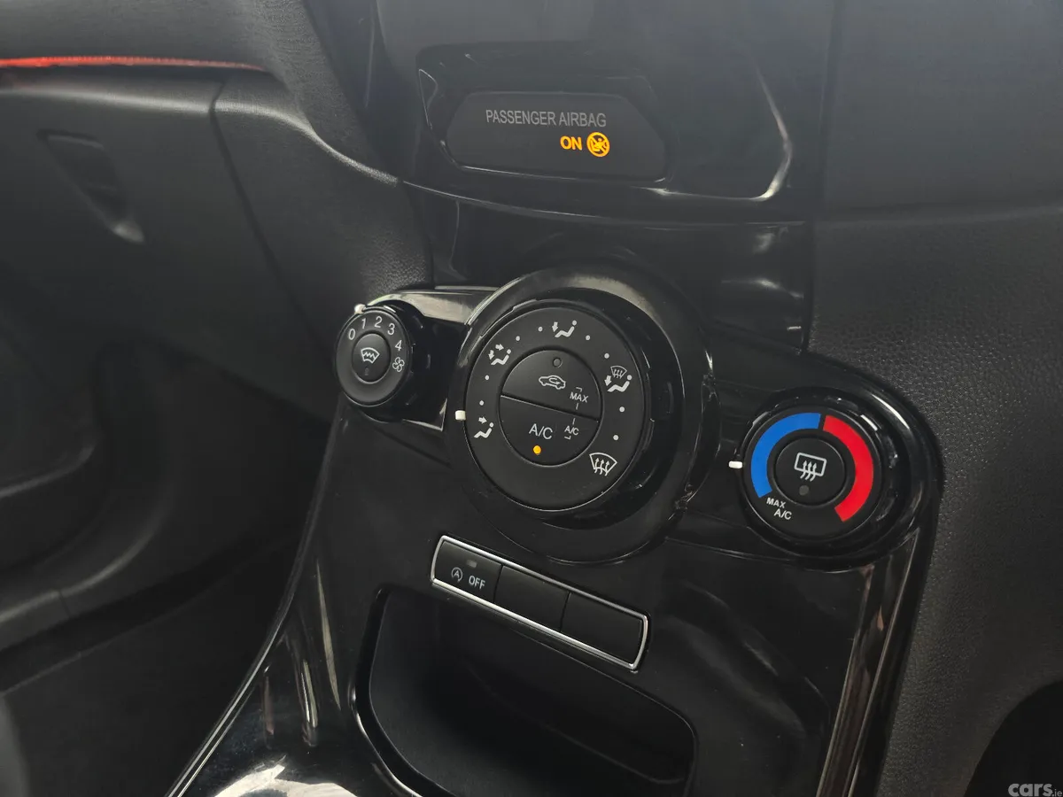 Ford Fiesta Hatchback, Petrol, 2016, Red