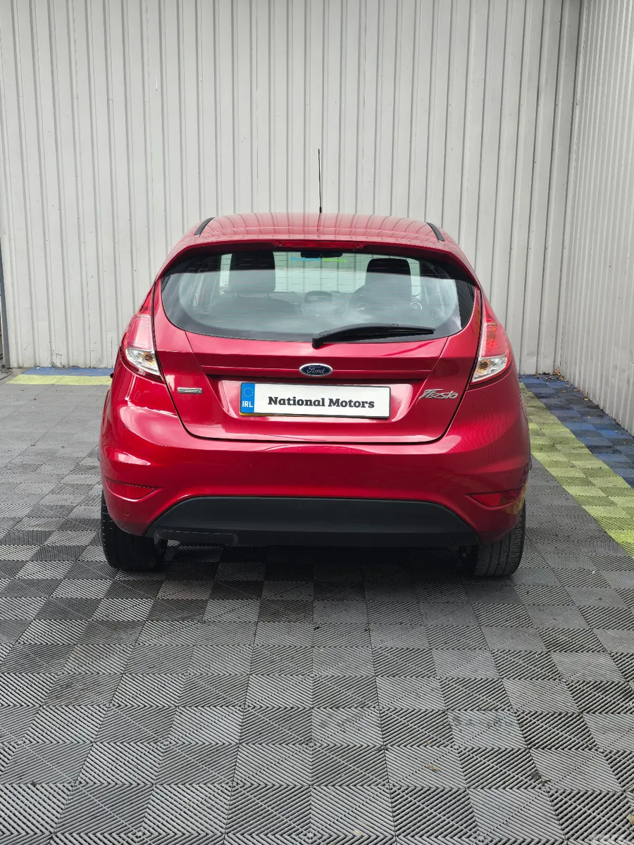 Ford Fiesta Hatchback, Petrol, 2016, Red