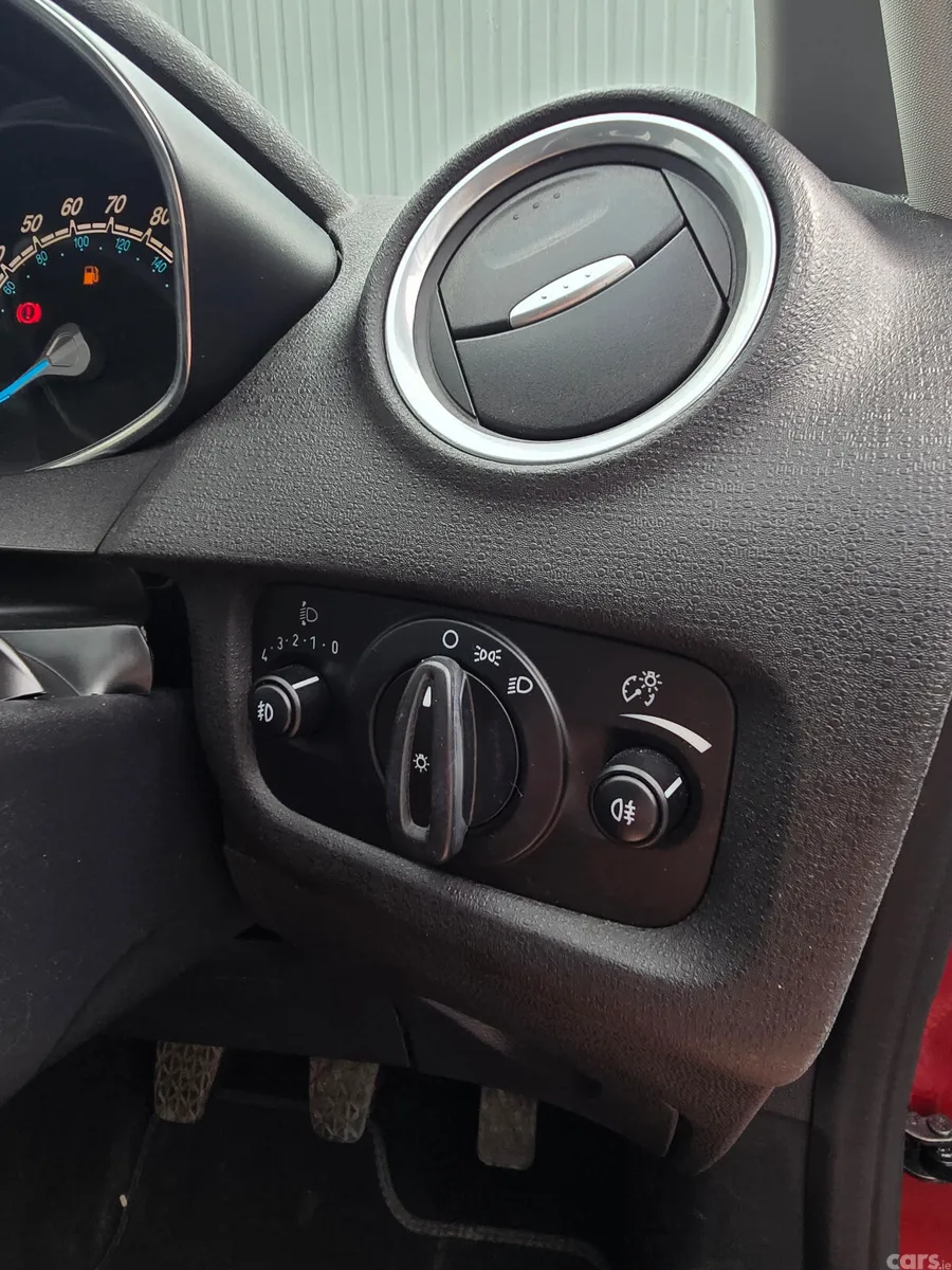 Ford Fiesta Hatchback, Petrol, 2016, Red