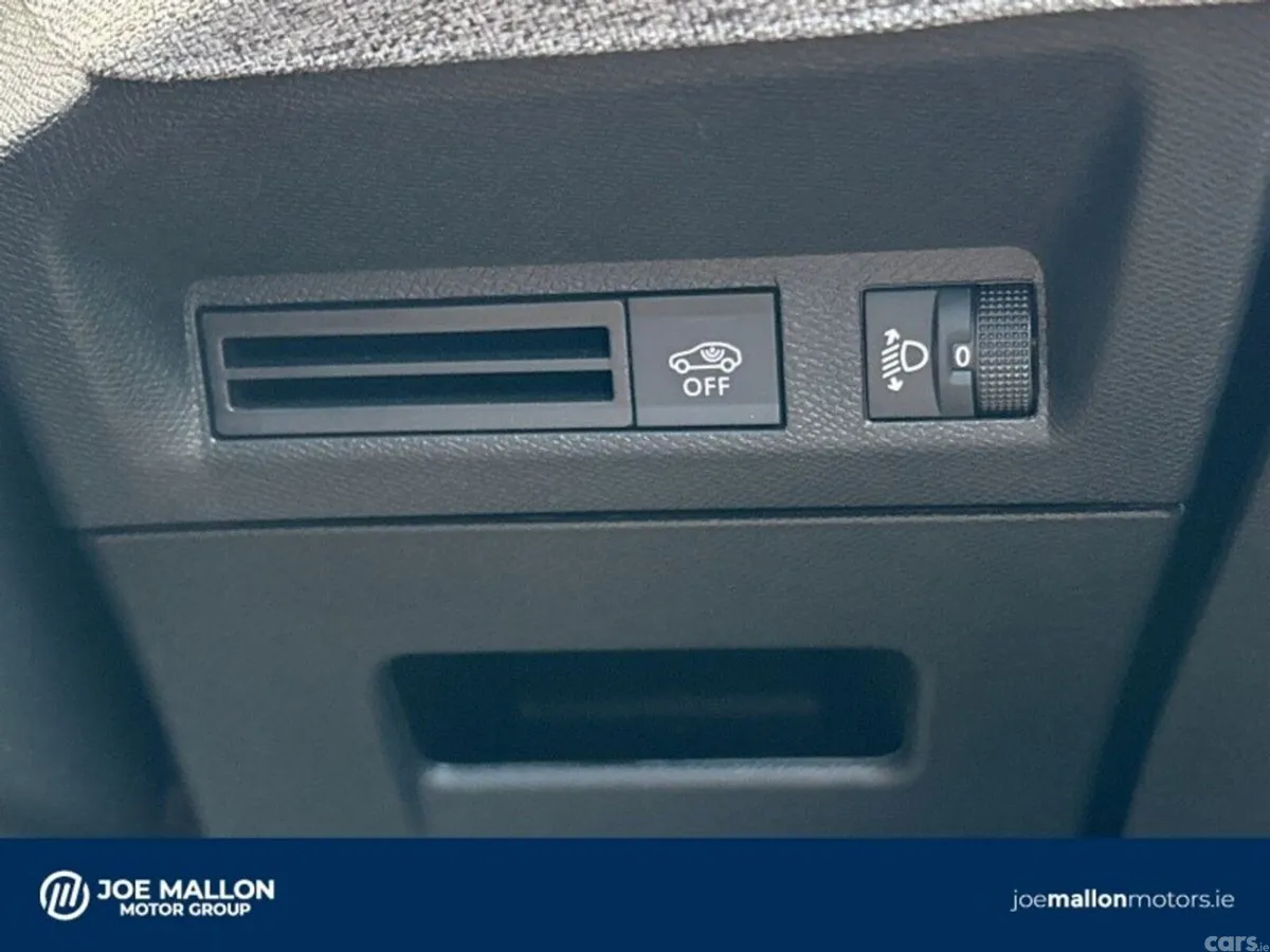Peugeot 3008 MPV, Petrol, 2026, Blue