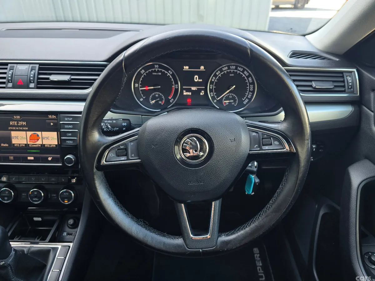 Skoda Superb Saloon, Diesel, 2017, Blue