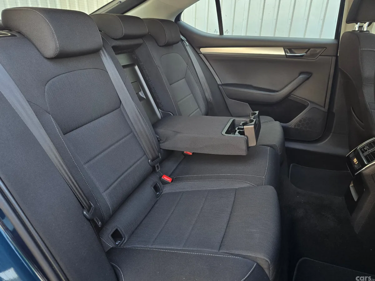 Skoda Superb Saloon, Diesel, 2017, Blue