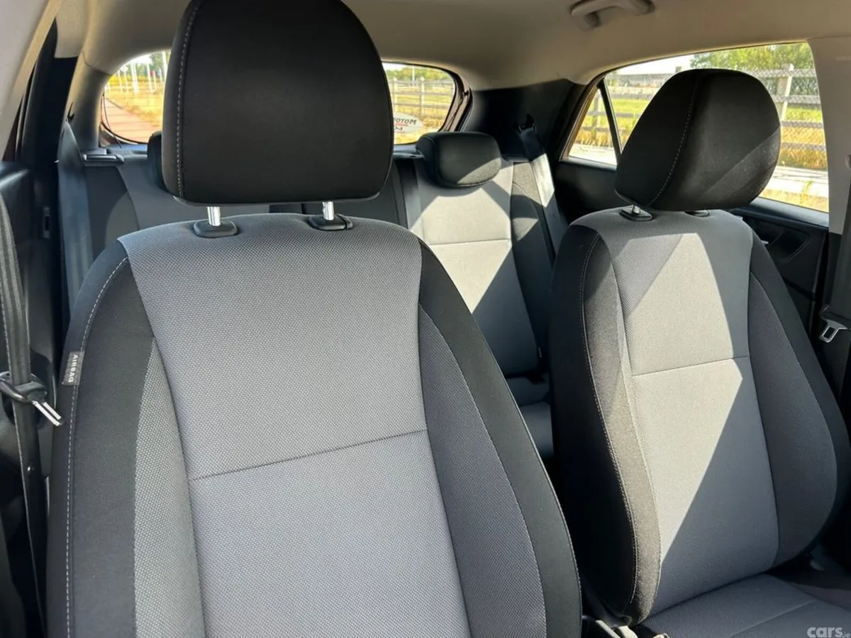 Hyundai i20 Hatchback, Petrol, 2017, Brown