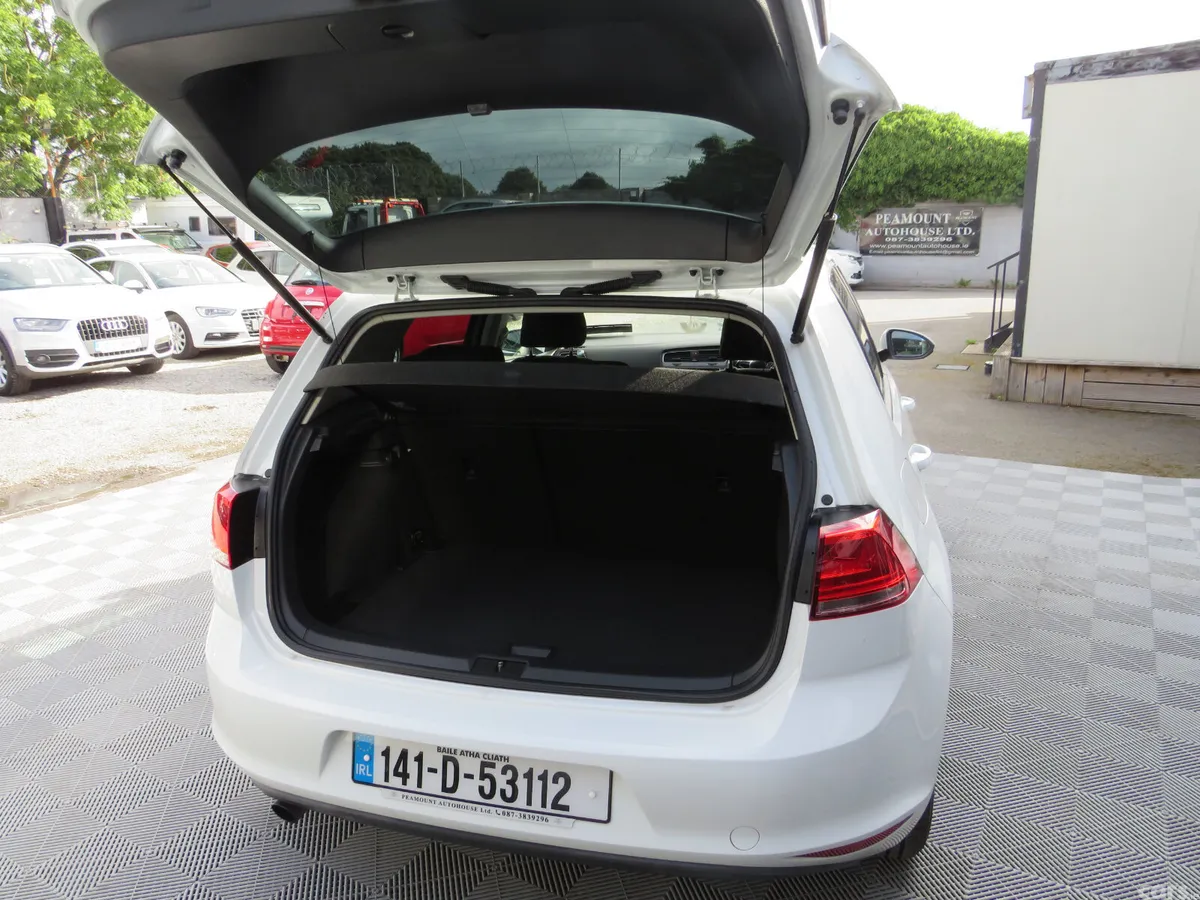 Volkswagen Golf Hatchback, Petrol, 2014, White