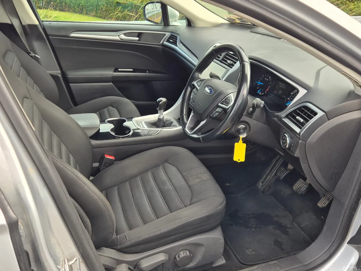 Ford Mondeo Hatchback, Diesel, 2015, Silver