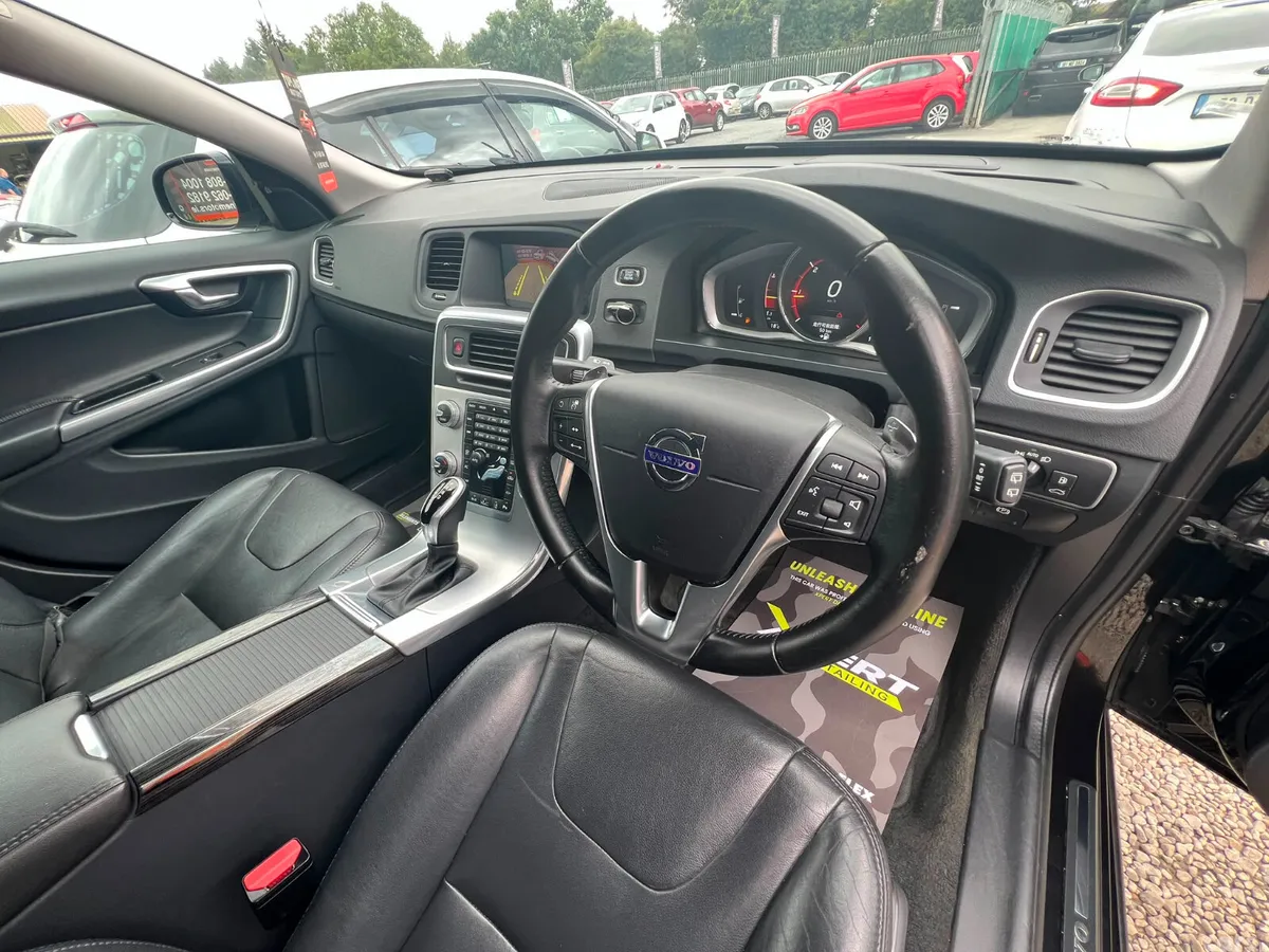 Volvo V60 Hatchback, Diesel, 2017, Black