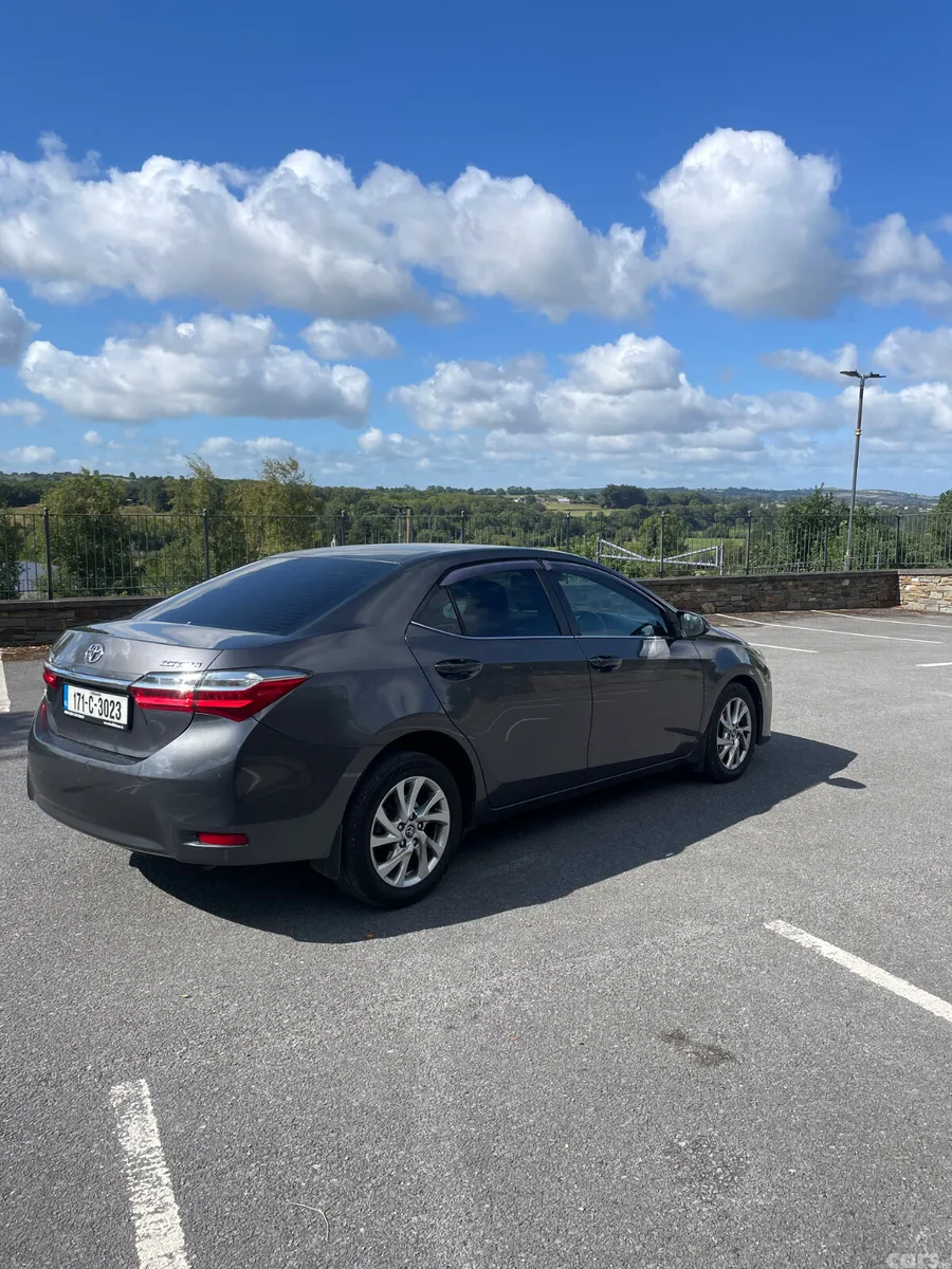 Toyota Corolla Saloon, Diesel, 2017, Grey