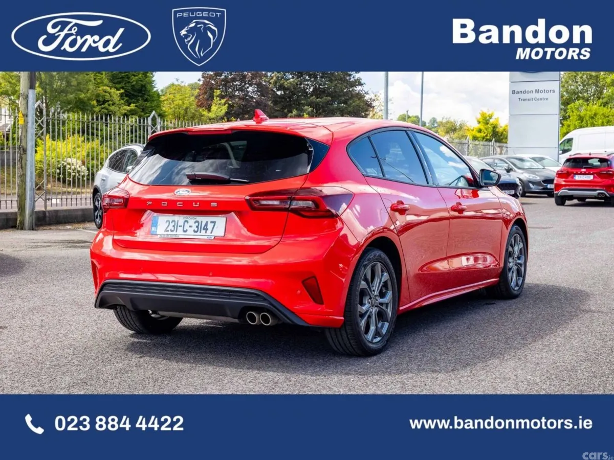 Ford Focus Hatchback, Petrol, 2023, Red
