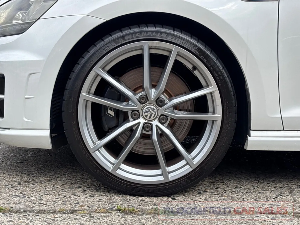Volkswagen Golf Estate, Petrol, 2017, White