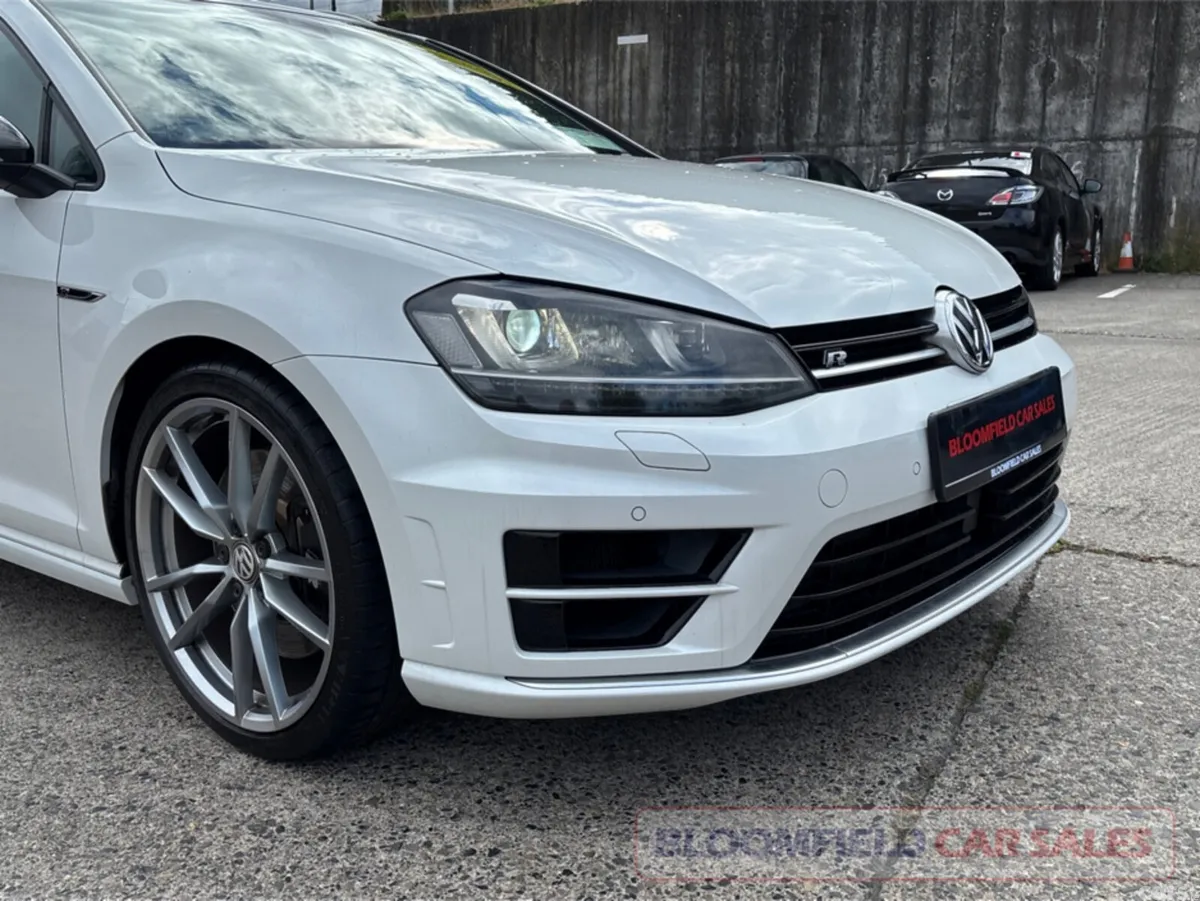 Volkswagen Golf Estate, Petrol, 2017, White